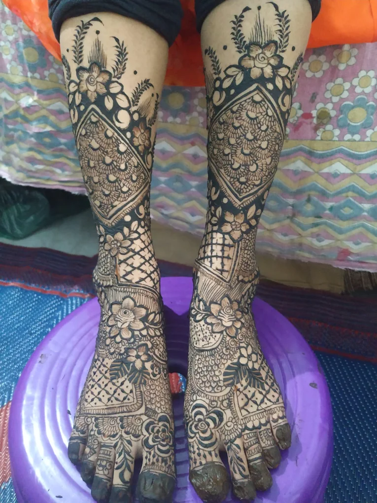 Bridal foot henna design