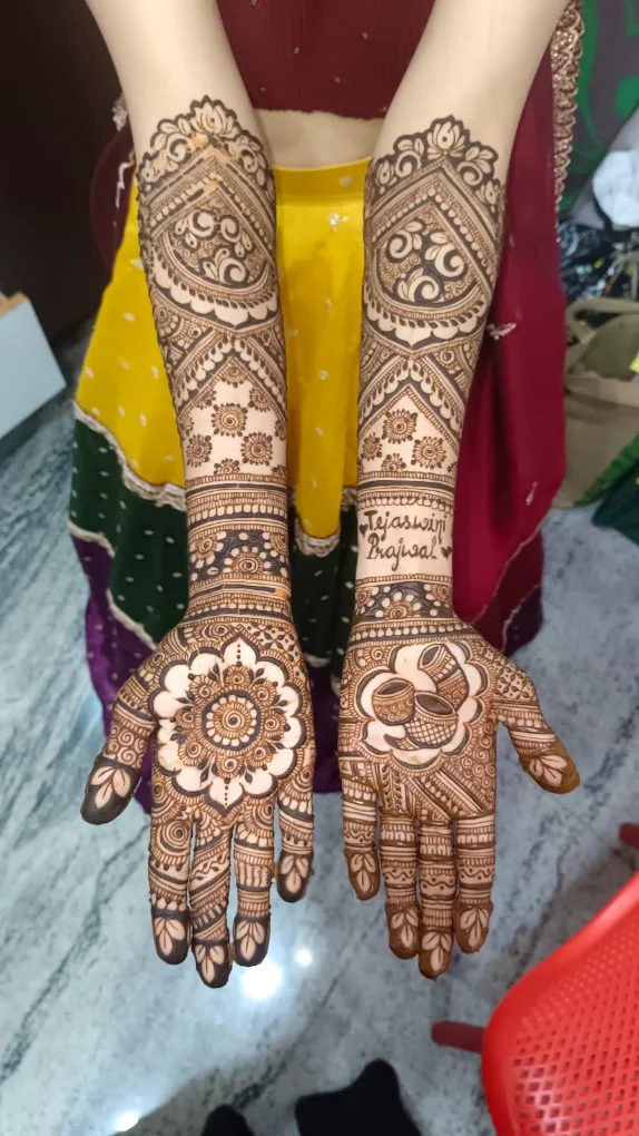 Karva Chauth Mehendi by Sumaiya Henna Artist, Bangalore