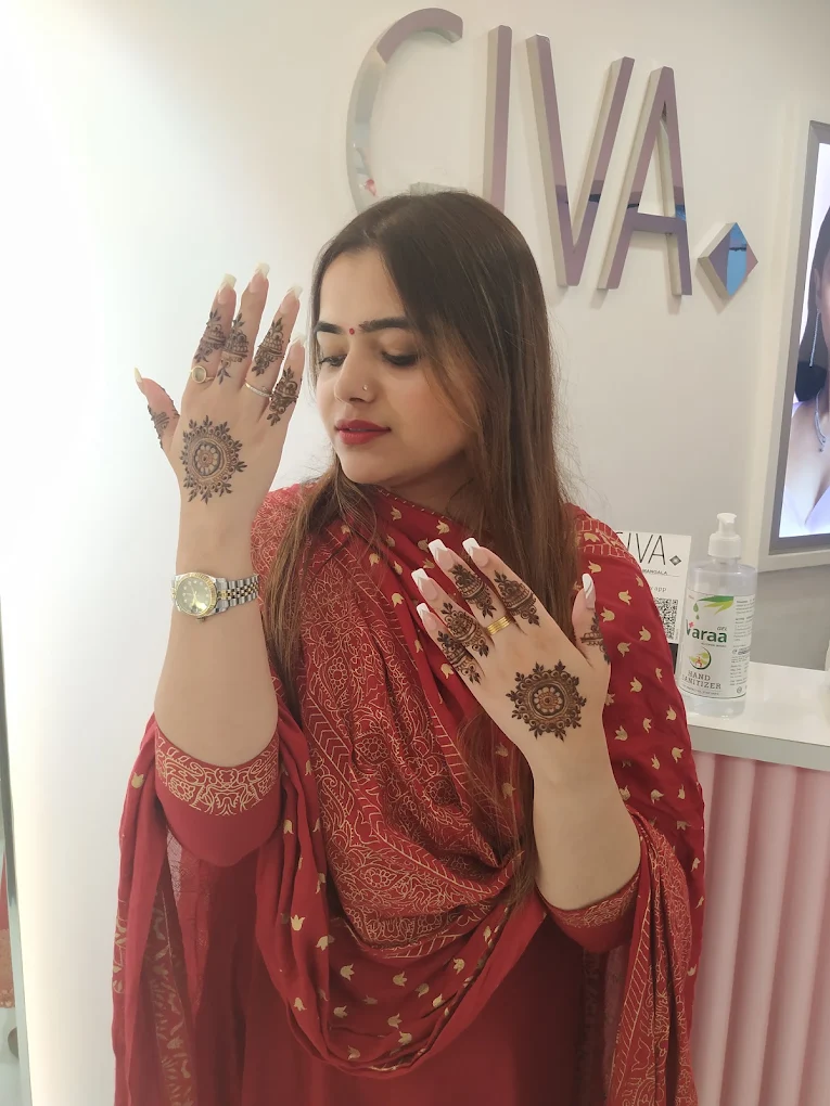Minimal Mehendi design #5 on hands, Bangalore